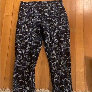 Excellent condition Lululemon leggings size 6